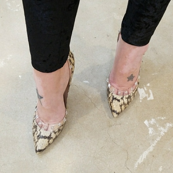 Authentic Valentino Rockstud Heels - Picture 5 of 8